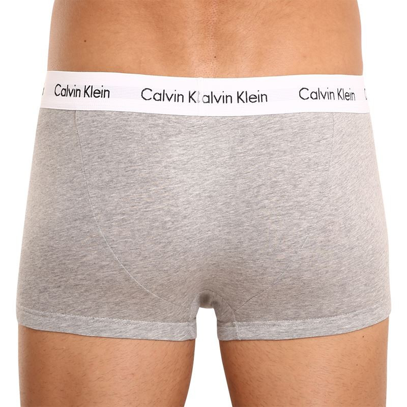 3PACK pánske boxerky Calvin Klein viacfarebné (U2664G-998) M, trenky.
Boxerky Calvin Klein to je prvotriedna kvalita, za ktorou stojí svetová ikonická značka pánskej spodnej bielizne.
Boxerky Calvin Klein patrí medzi naprostej legendy spodného prádla.
Čo sa pranie týka - naše odporúčanie je prať maximálne na 30 ° C a sušiť ich v sušičke na nízku teplotu, inak sa môže stať, že už boxerky nebude možné nosiť.
Viac sa dozviete v klasických informáciách o produkte.