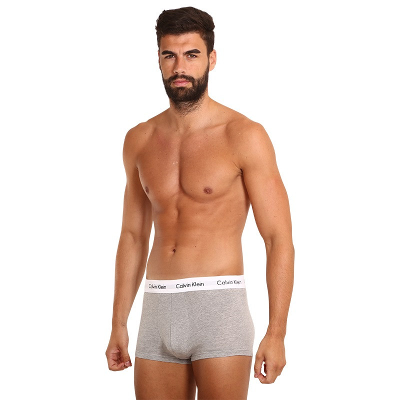 3PACK pánske boxerky Calvin Klein viacfarebné (U2664G-998) M, trenky.
Boxerky Calvin Klein to je prvotriedna kvalita, za ktorou stojí svetová ikonická značka pánskej spodnej bielizne.
Boxerky Calvin Klein patrí medzi naprostej legendy spodného prádla.
Čo sa pranie týka - naše odporúčanie je prať maximálne na 30 ° C a sušiť ich v sušičke na nízku teplotu, inak sa môže stať, že už boxerky nebude možné nosiť.
Viac sa dozviete v klasických informáciách o produkte.