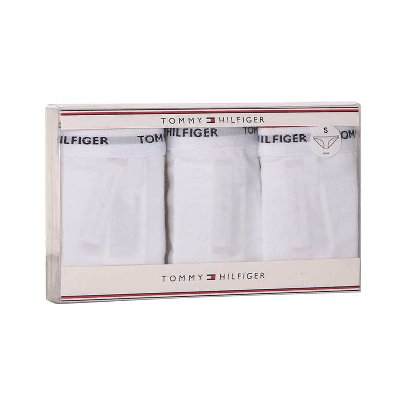 3PACK dámske nohavičky Tommy Hilfiger biele (UW0UW00043 100) S.
Dámske nohavičky Tommy Hilfiger sú ideálne pre ženy, ktoré majú rady pohodlie pri akejkoľvek voľnočasovej aktivite a každodennom nosení.