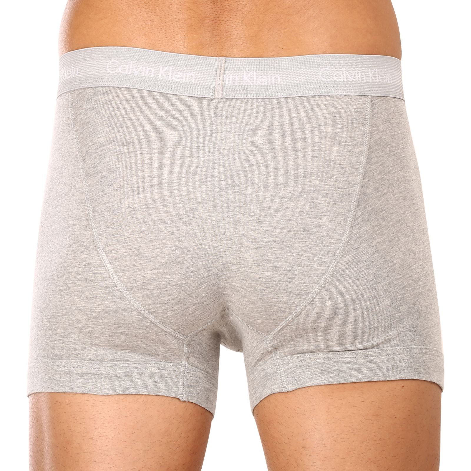 3PACK pánske boxerky Calvin Klein sivé (U2662G-080) M, trenky.
Boxerky Calvin Klein to je prvotriedna kvalita, za ktorou stojí svetová ikonická značka pánskej spodnej bielizne.Boxerky Calvin Klein patrí medzi úplnej legendy medzi spodným prádlom.
Viac sa dozviete  v klasických informáciách o produkte.