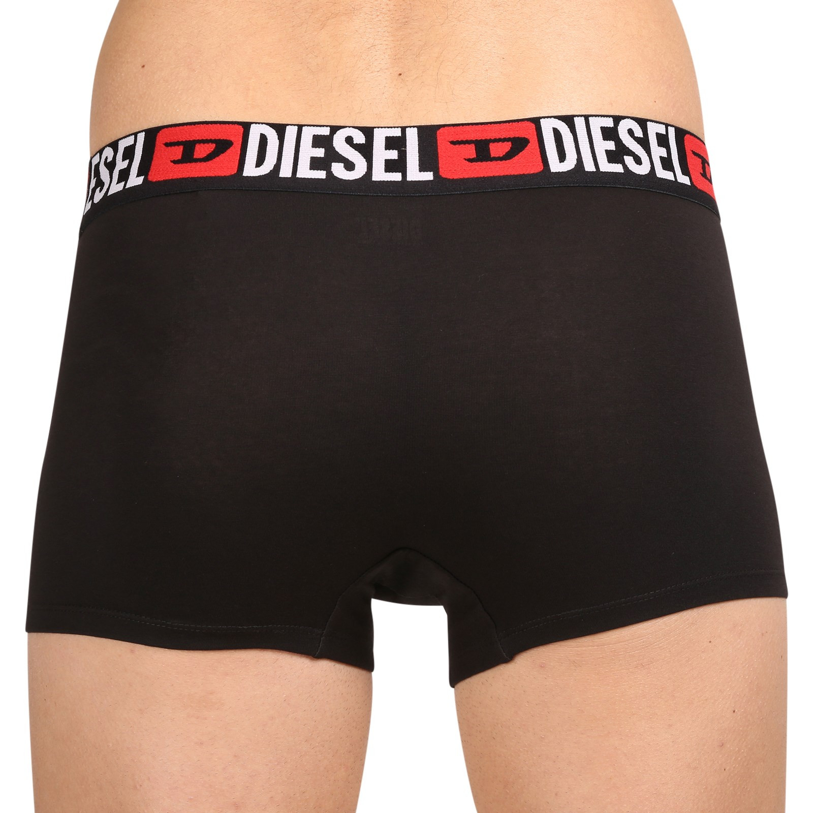 3PACK pánske boxerky Diesel čierne (00ST3V-0DDAI-E4356) M, trenky.
Boxerky Diesel s vytkávanou gumou sú dobrou voľbou, ak chcete pohodlné pánske spodné prádlo, ktoré vyzerá jedinečne.
 
Boxerky Diesel sú ušité z bavlny s prímesou elastanu, vďaka tomu skvele sedí a nikde sa nezarezávajú.
Proste a jednoducho, ak chcete kvalitu, voľte spodná bielizeň Diesel, budete spokojní.
Viac sa dozviete nižšie v klasických informáciách o produkte.